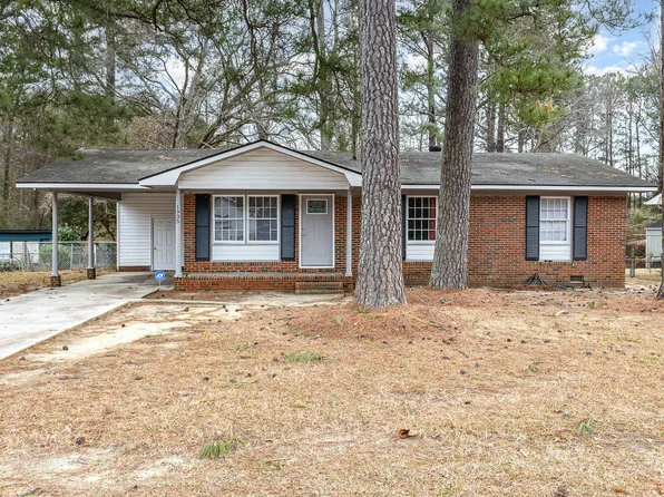 1935 Ashton Rd, Fayetteville, NC 28304