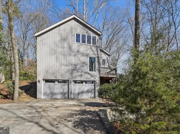 566 Hickory Hills Ct, Stone Mountain, GA 30083