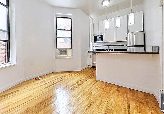 2nd image of 139 W 28th St #5S