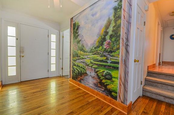 3rd image of 108 Rosewood Ln
