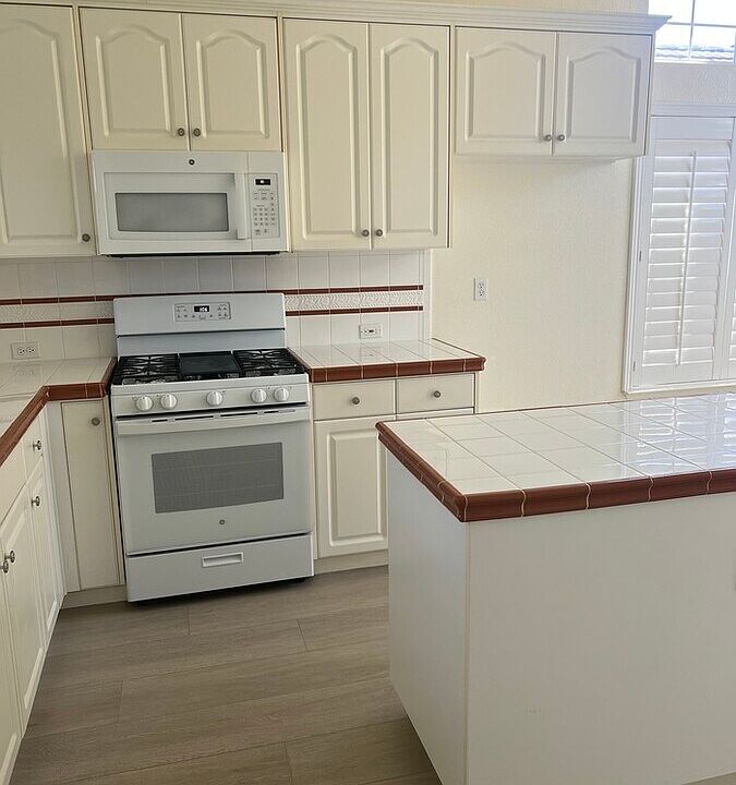 1st image of 4028 Eastport Dr