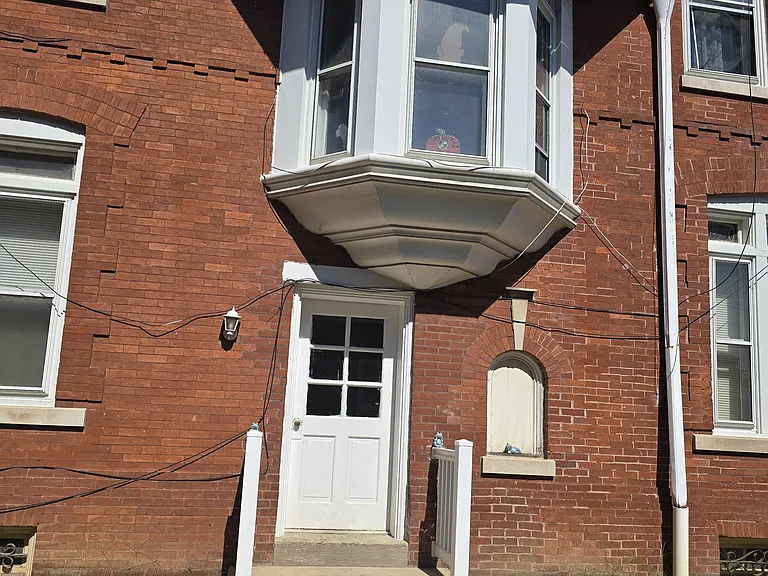 49 N West End Ave #5 — Photo 3