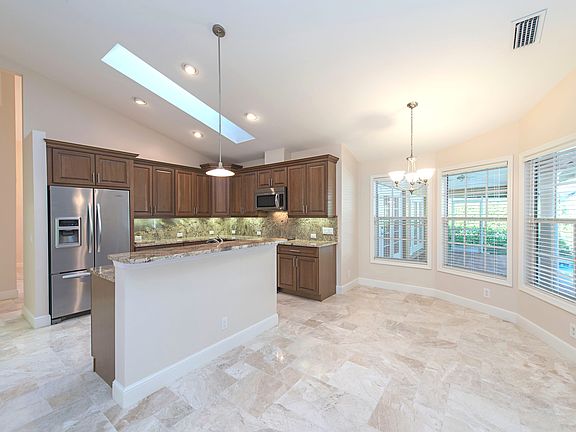 Breakfast Nook / Bar