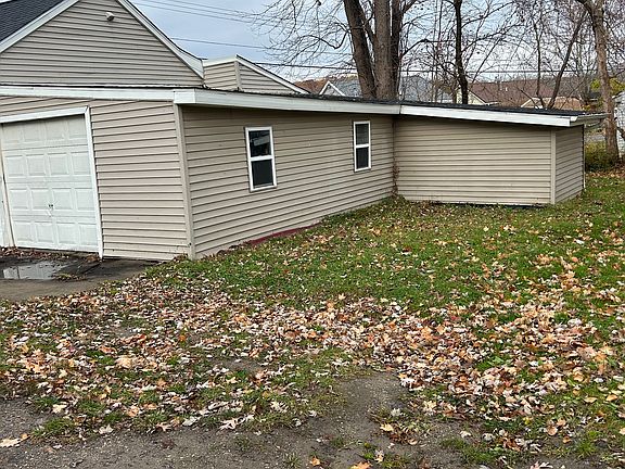 2nd image of 300 Georgia Dr