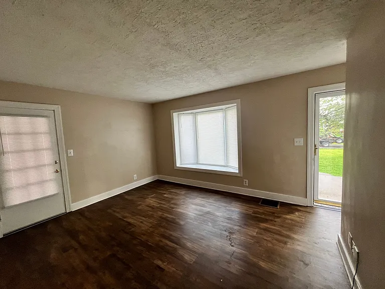 4004 Carol Rd — Photo 4