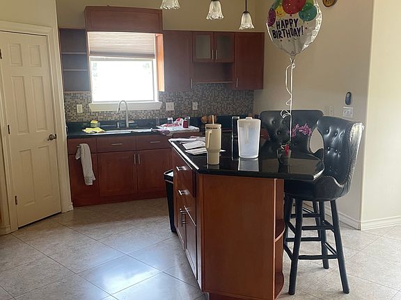 5th image of 1804 Alex Dr
