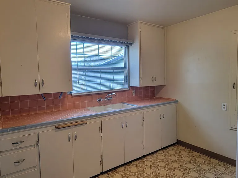 2222 California St — Photo 8