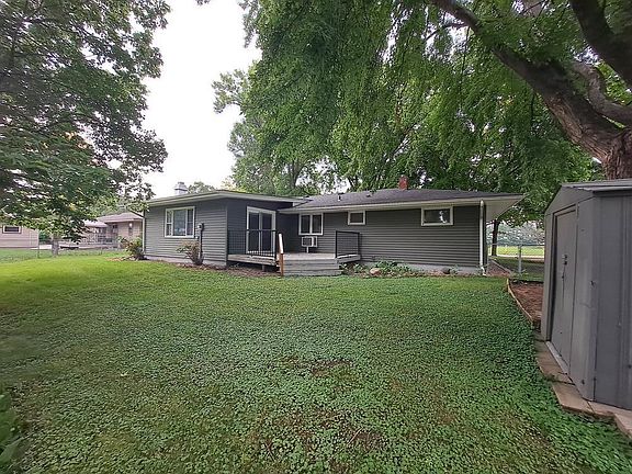 3rd image of 126 N High Dr NE