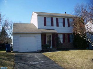 13 Nottingham Ln, Horsham, PA 19044