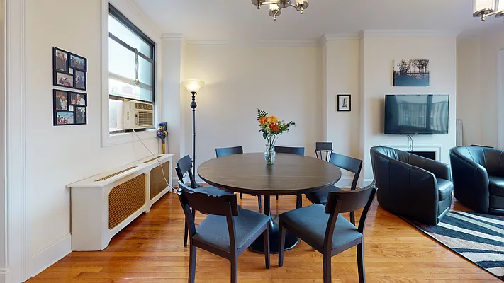 Rented by Bond New York | media 23