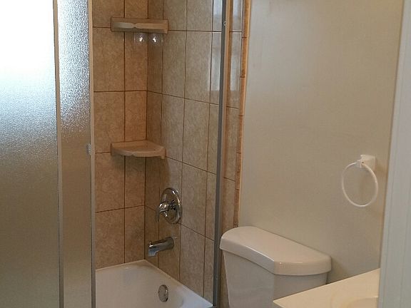 3rd image of 4618 W 118th St