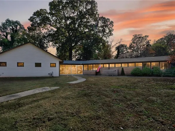32 McDonough St, Hampton, GA 30228