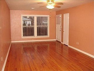 3rd image of 1012 N Market Ave