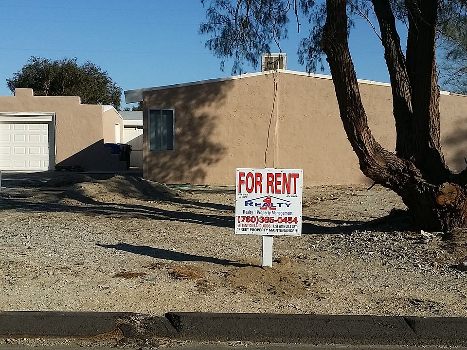 15875 LA VIDA DRIVE. PALM SPRINGS