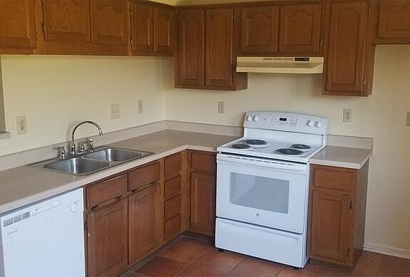 5th image of 6928 Lagrange Cir S