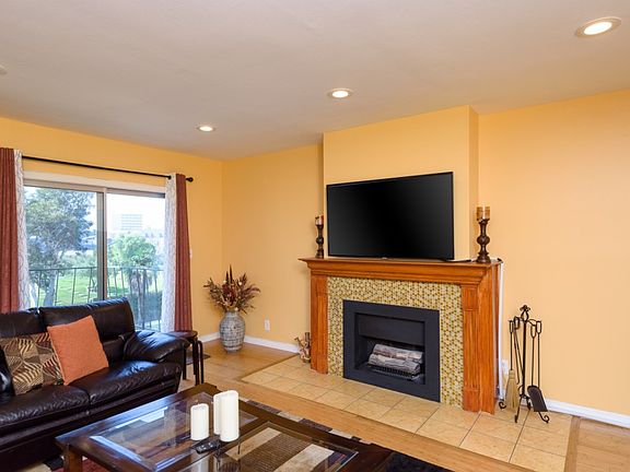 3rd image of 5845 Doverwood Dr Unit 211