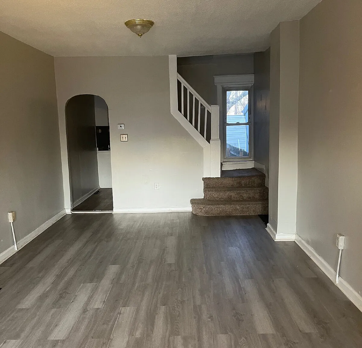 3 bed, 1.0 bath, 1118 sqft, $2,080 — Photo 4