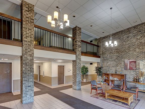 2nd image of 1460 Fairlane Dr APT 229