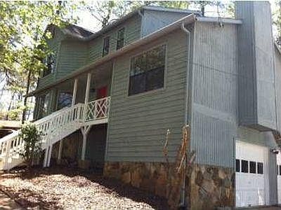 3rd image of 521 Villa Ct