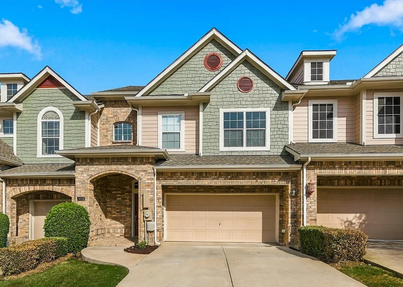 3 bed, 2.5 bath, 1872 sqft, $2,595 — Photo 1