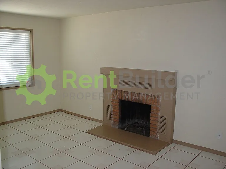 9801 Snow Heights Blvd NE — Photo 17