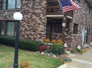 4484 S Iowa Ave, Saint Francis, WI 53235