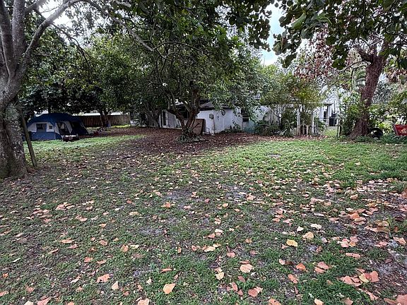 4th image of 606 Mercury Street