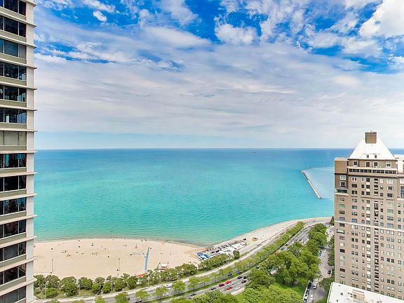 4th image of 950 N Michigan Ave APT 3103