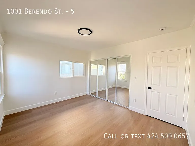 1001 N Berendo St #5 — Photo 16
