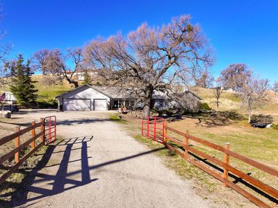 29701 Poso Ct, Tehachapi, CA, 93561