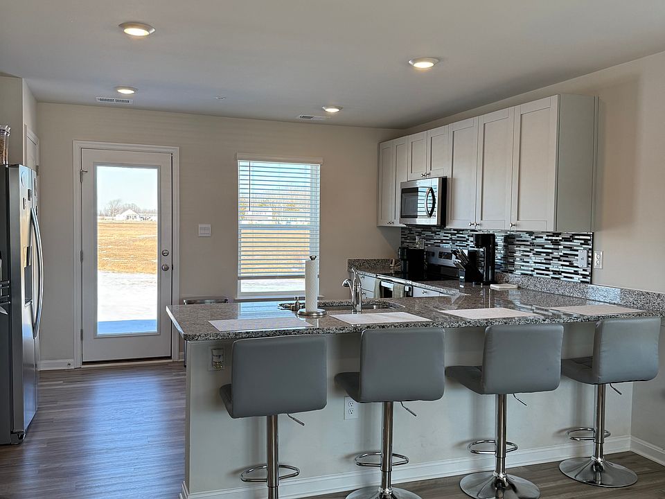 1st image of 108 Parkland Rd