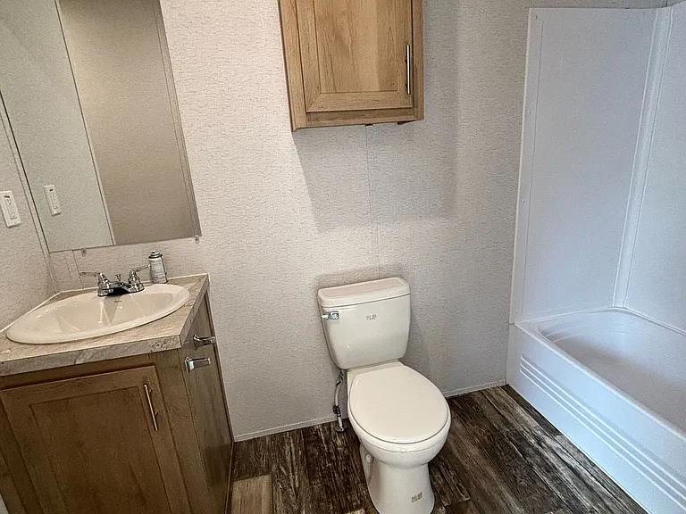 1023 SW 22nd St — Photo 3