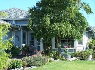 96402 Oceanside Dr E, Brookings, OR 97415