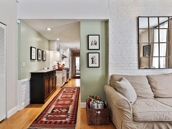 3rd image of 2301 Scott St APT 1