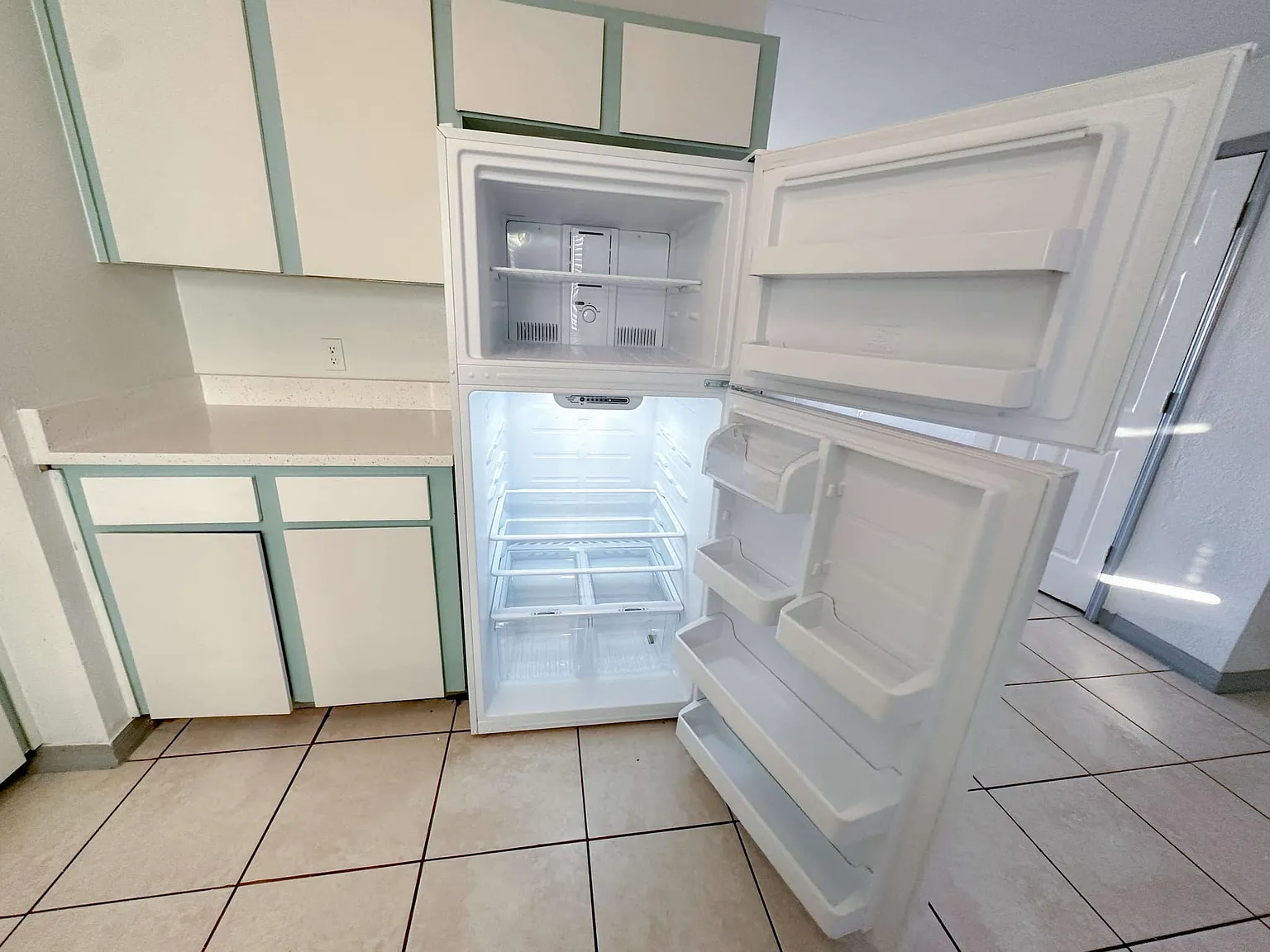 3 bed, 1195 sqft, $1,650 — Photo 3