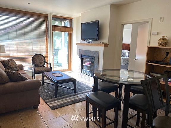 2nd image of 2220 W Woodin Ave #102