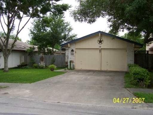 1st image of 121 DE VACA DR