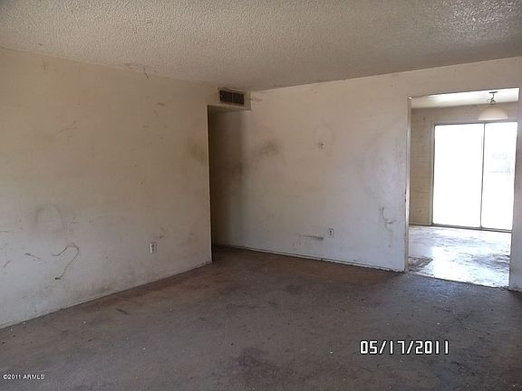 3rd image of 7220 W Mariposa St