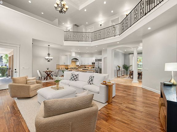 5th image of 1695 Canoe Ridge Way
