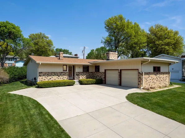 11664 Douglas St, Omaha, NE 68154