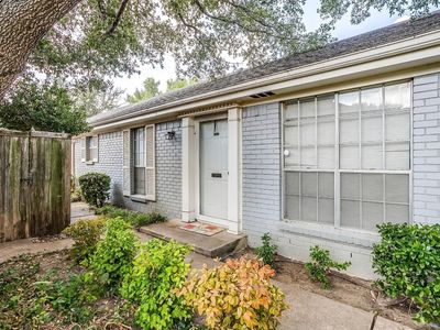 1013 Roaring Springs Rd, Fort Worth, TX, 76114