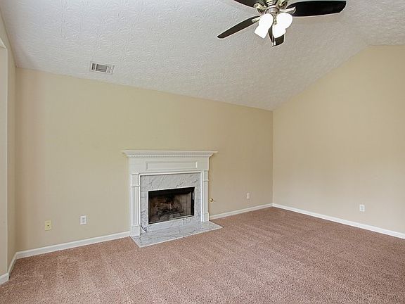 2nd image of 15 Bay Ct