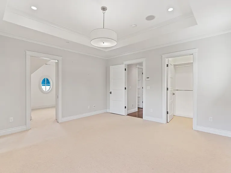 240 University Dr — Photo 16