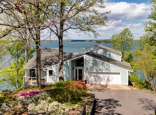 18050 Mollypop Ln, Cornelius, NC 28031