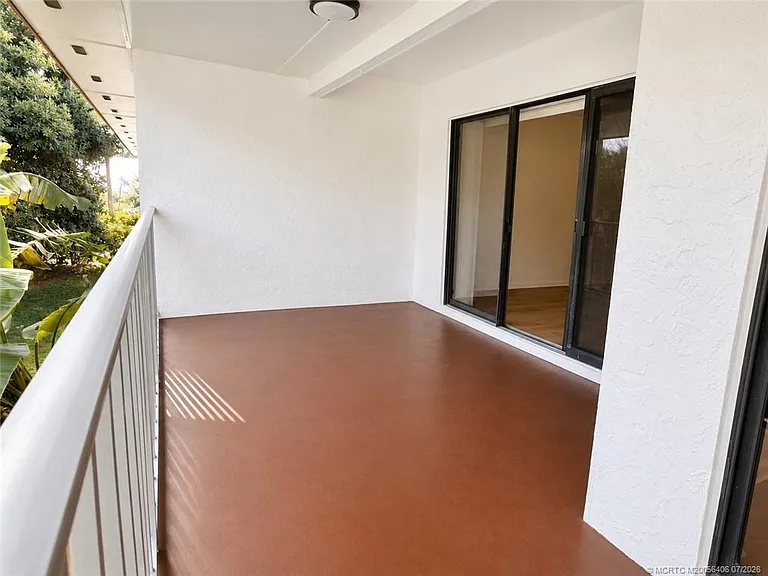 615 Oleander St #201 — Photo 6