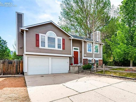 3rd image of 6545 Montarbor Dr
