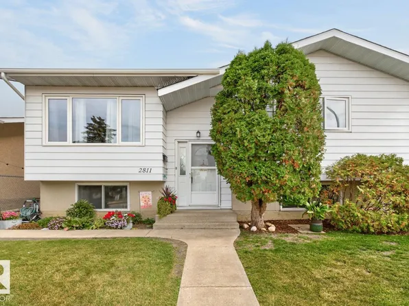 2811 37th Ave NW, Edmonton, AB T6L 7B2