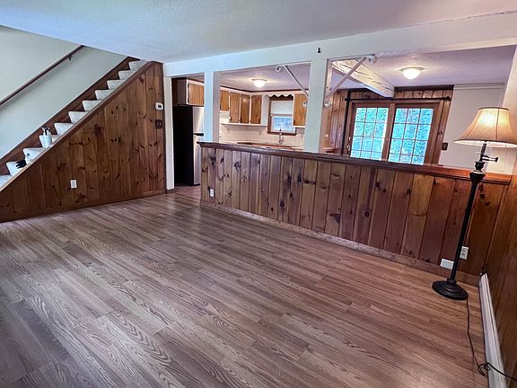 5th image of 1049 Mammoth Rd Unit B