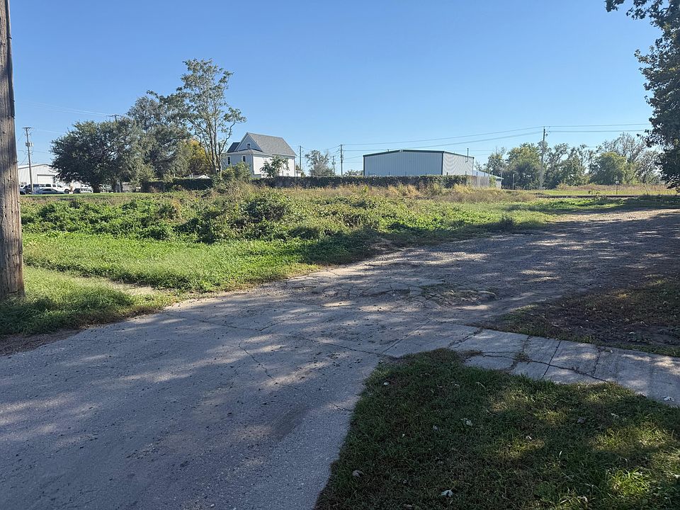 2nd image of 1719 8th Ave
