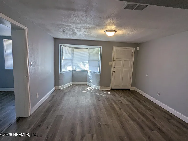 1834 Meharry Ave — Photo 2